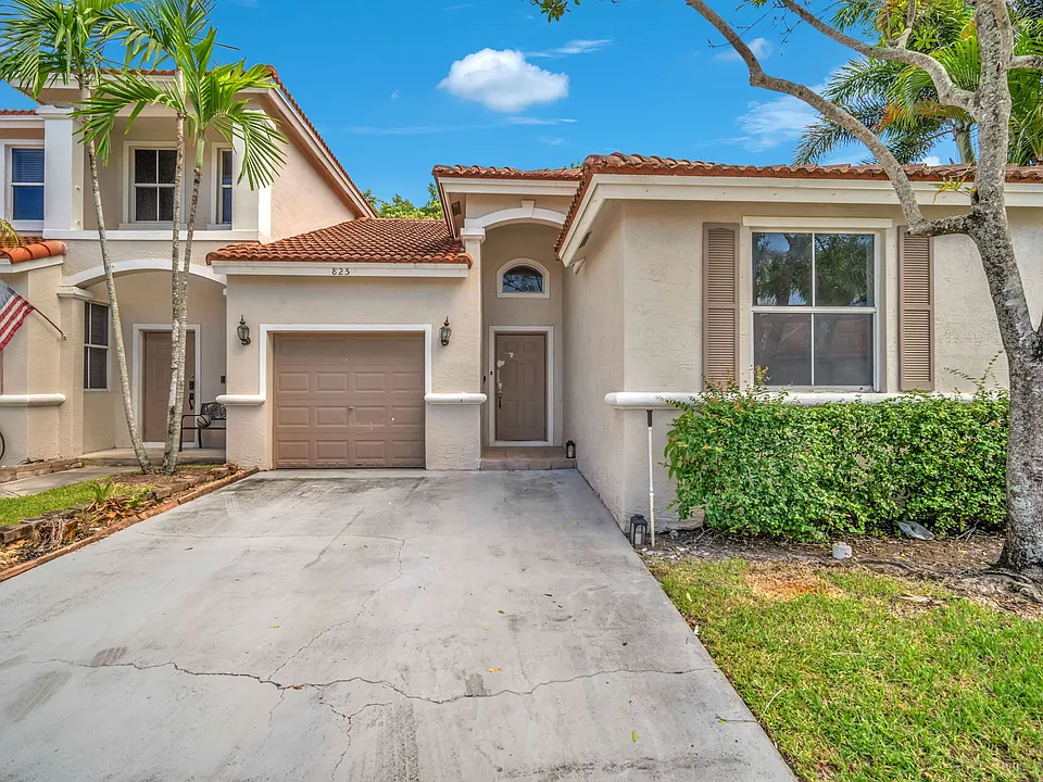 825 NW 132nd Ave