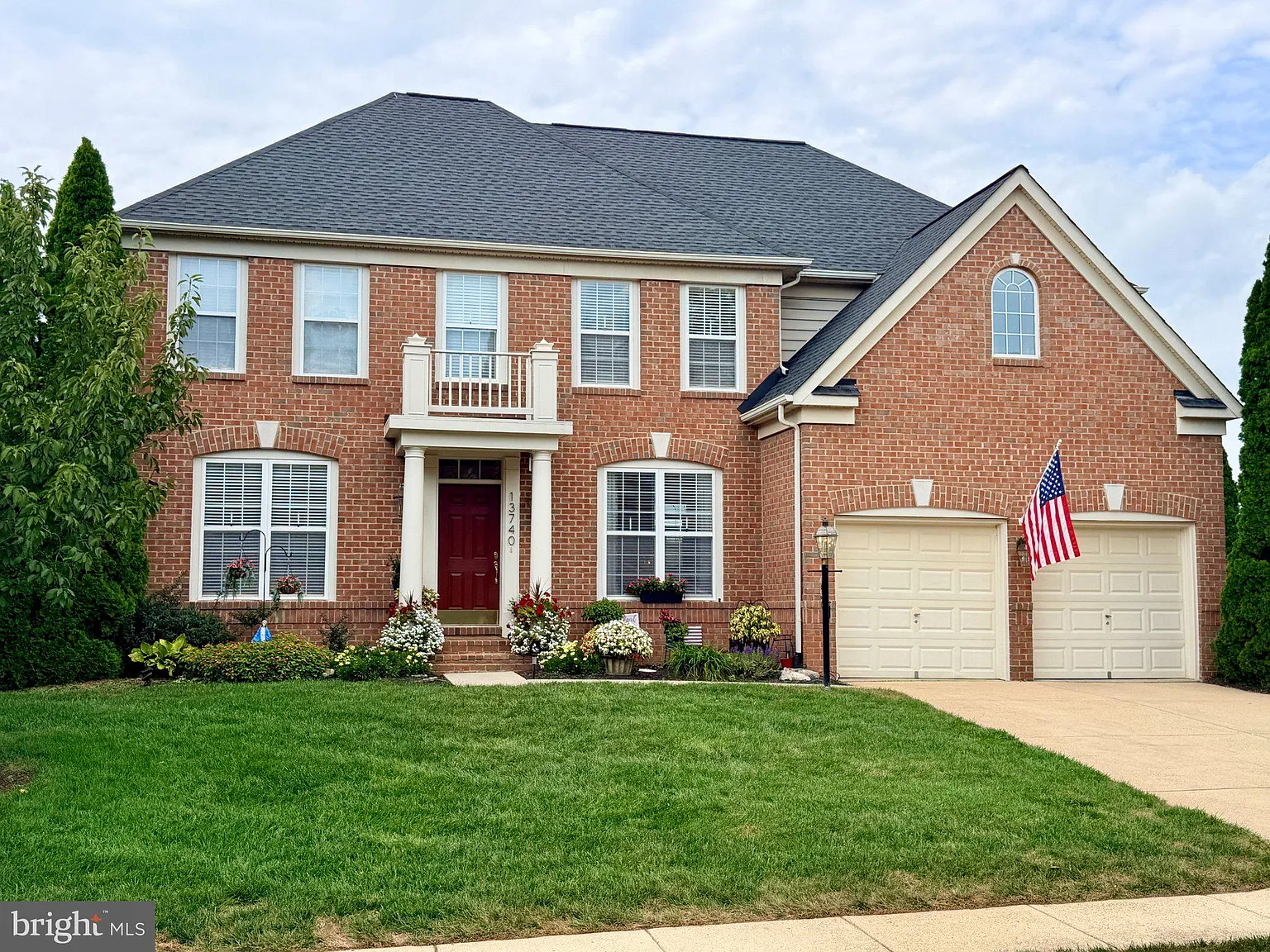4 bed, 4.5 bath, 3621 sqft, $4,700 — Photo 1