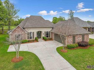 22442 Fairway View Dr, Zachary, LA 70791