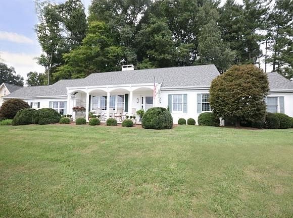 1st image of 405 W Valley Dr