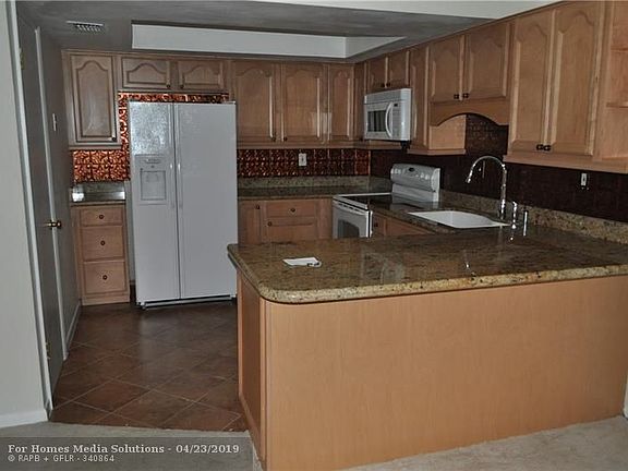3rd image of 37 Madrid Ln #4-11