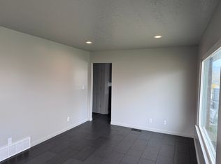 3879 S 2050 W, Roy, UT 84067