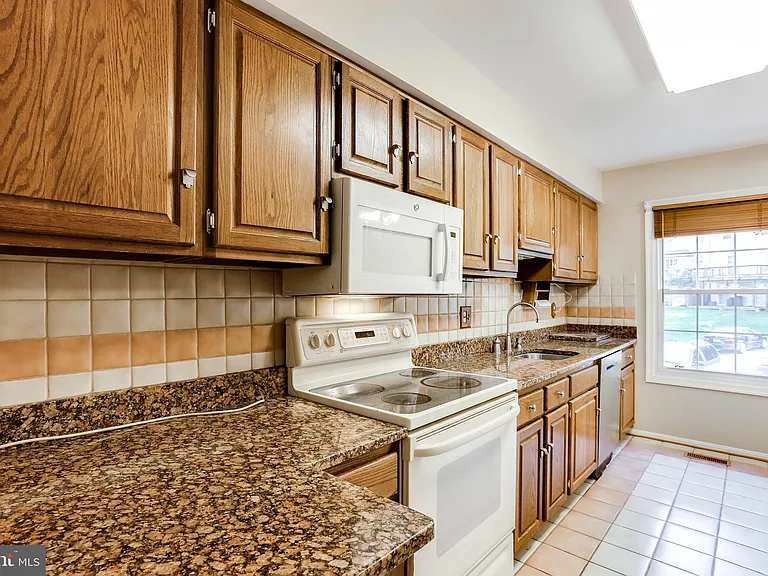 7371 Swan Point Way #10-8 — Photo 8