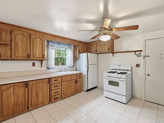 3rd image of 108 Gray Ave