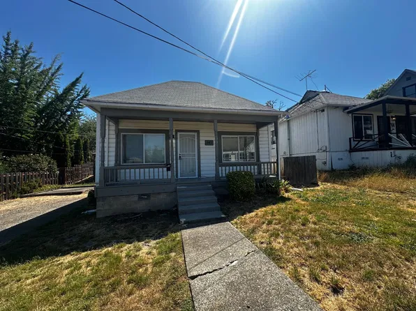 347 SE Pitzer St, Roseburg, OR 97470