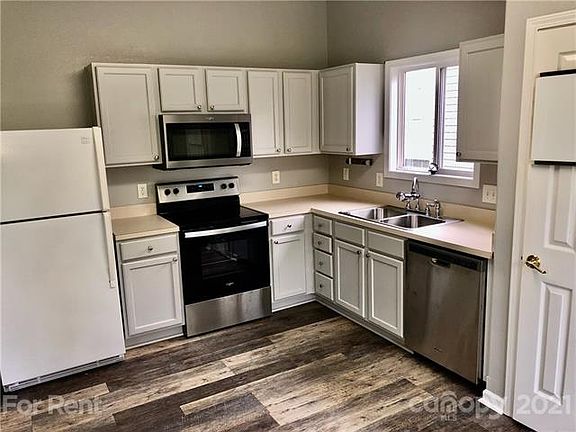 3rd image of 10211 Orchard Grass Ct