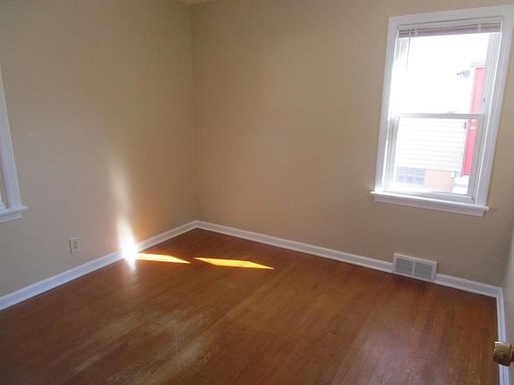 4th image of 1573 Berendo Ave