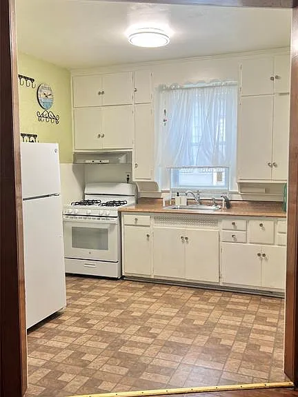 52 Christie Ave #1 — Photo 10