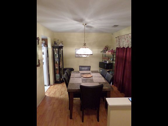 4th image of 8 Mattawoman Ct
