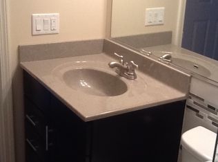 1291 Pinecrest Ln APT B, Ballwin, MO 63021