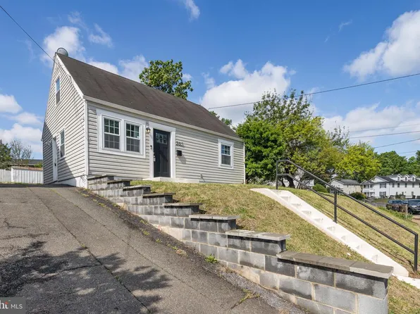 285 Manassas Dr, Manassas Park, VA 20111