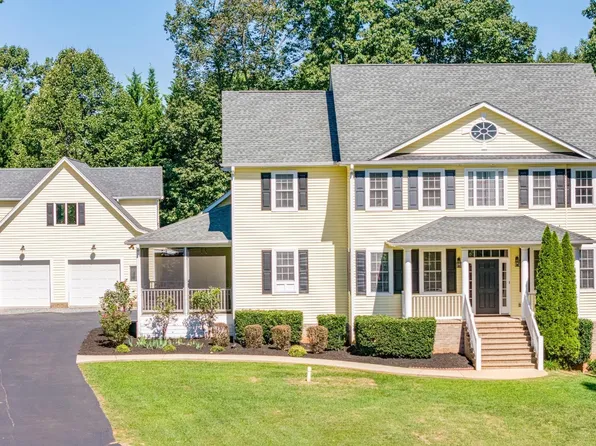 212 Barringer Dr, Rustburg, VA 24588