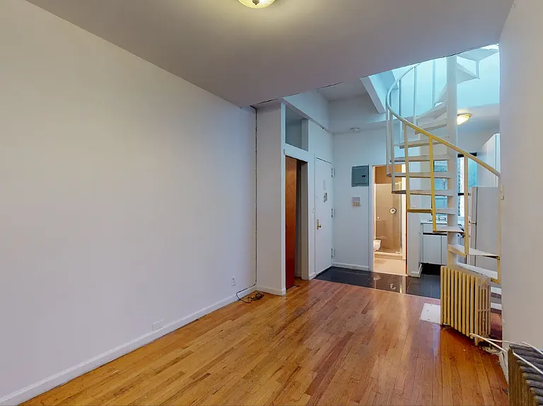 349 E 82nd St #5FE — Photo 2