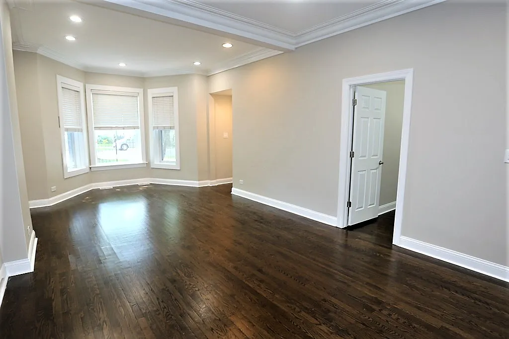 3 bed, 1300 sqft, $3,395 — Photo 1