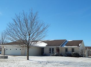 1540 Parlor City Dr, Bluffton, IN 46714