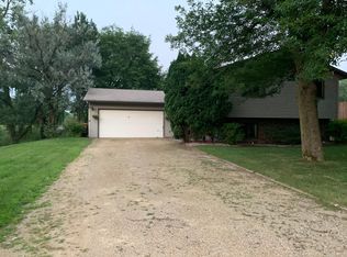 3153 Granada Ave N, Oakdale, MN 55128