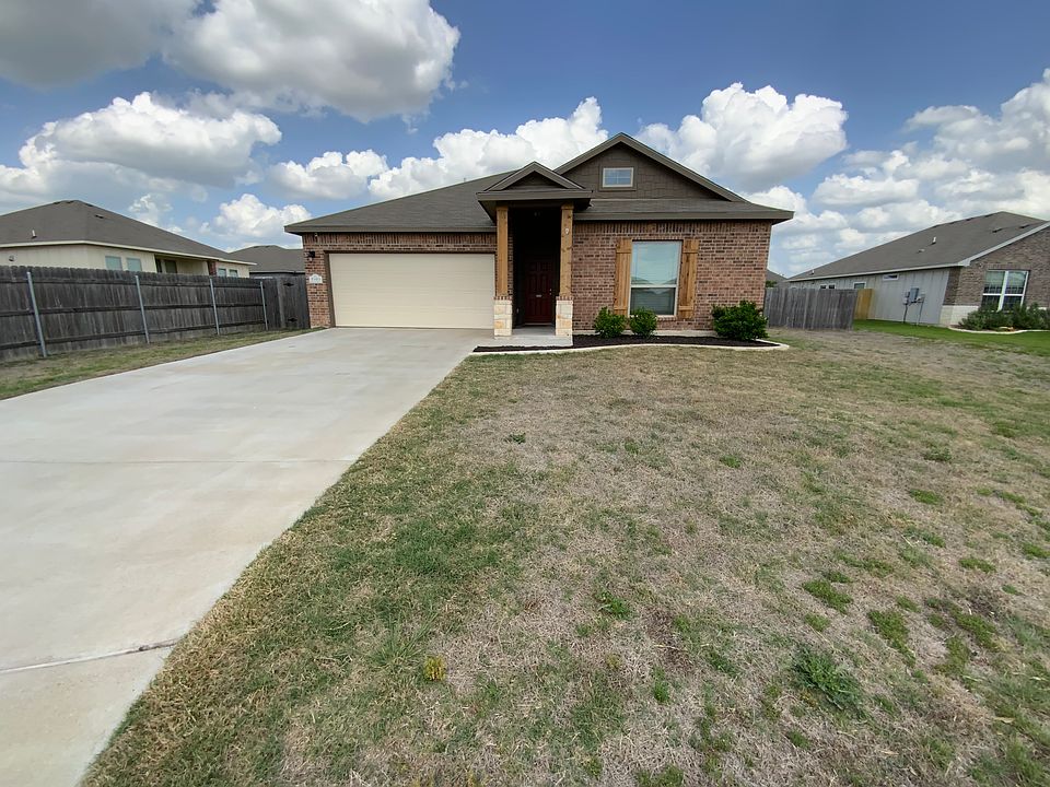 1st image of 1049 Lakeway Crossing Dr