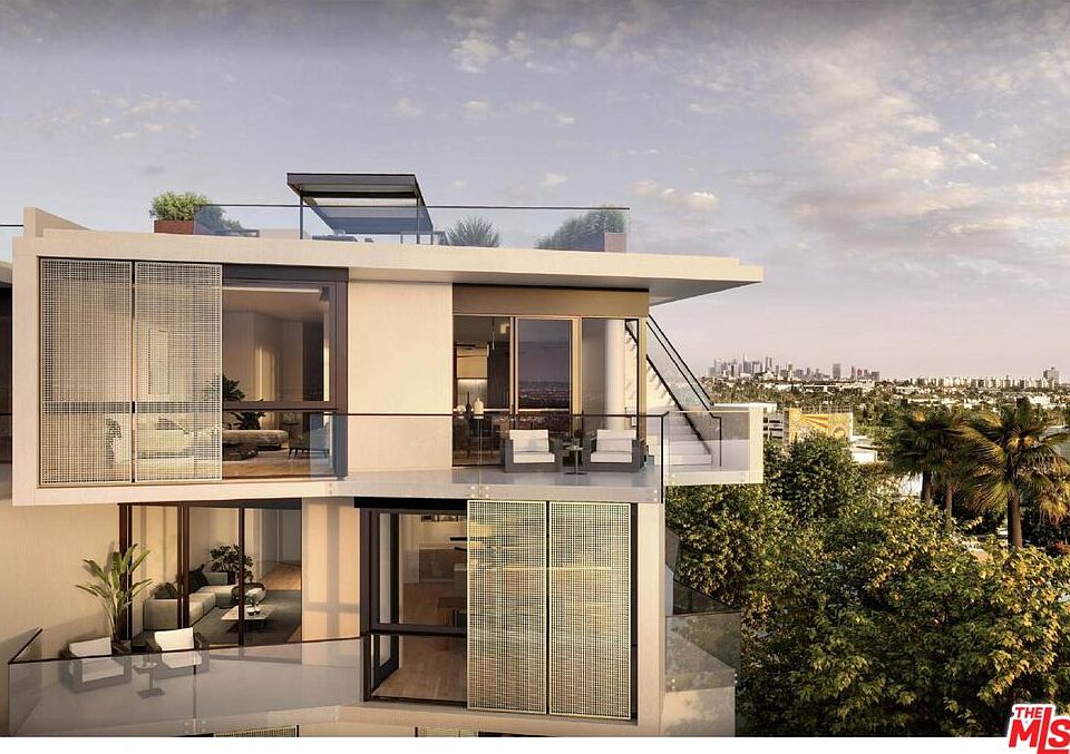 1st image of 702 N Doheny Dr #Ph4