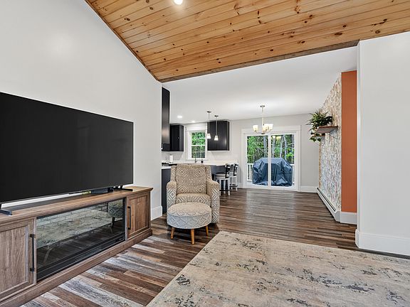 3rd image of 6 Richardson Road