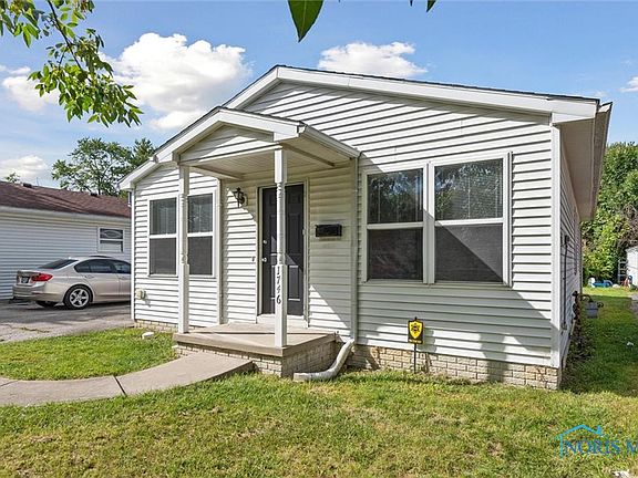 4th image of 1746 Christian Ave