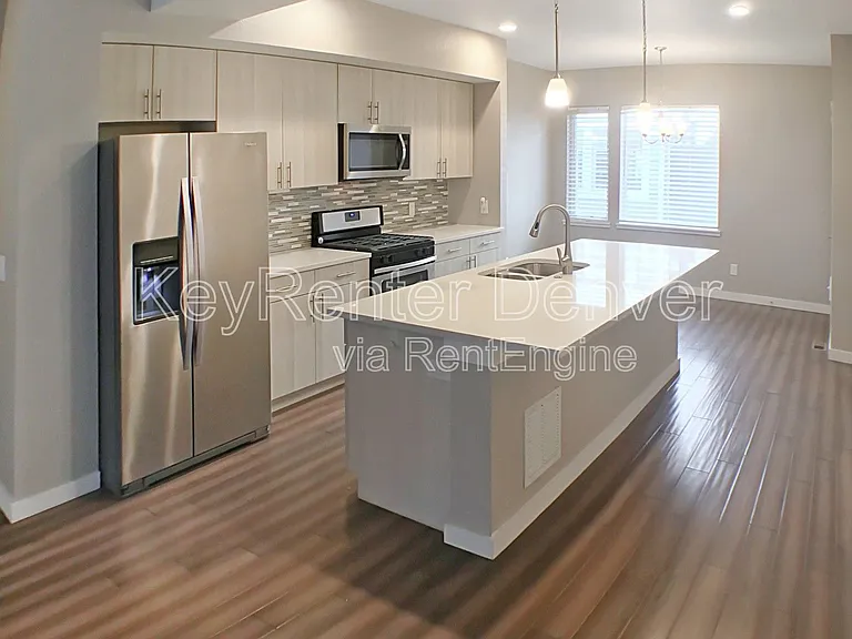 1539 W 43rd Ave — Photo 2