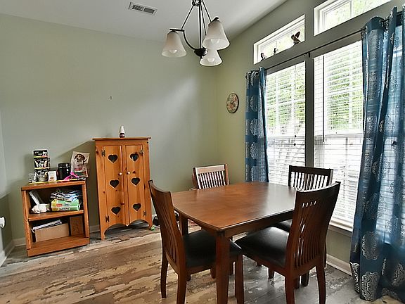 4th image of 744 Atherton Way
