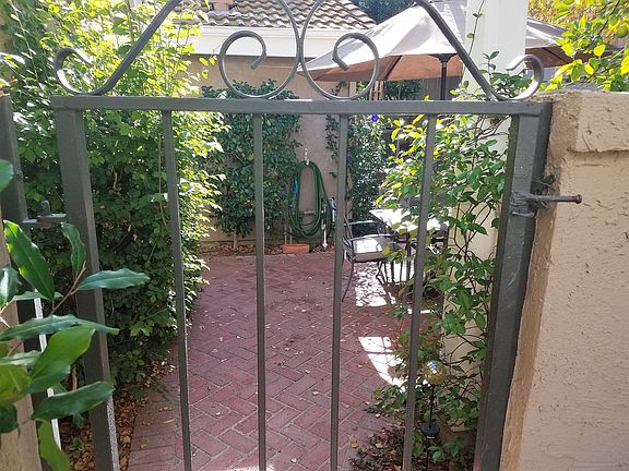 Private Gate
