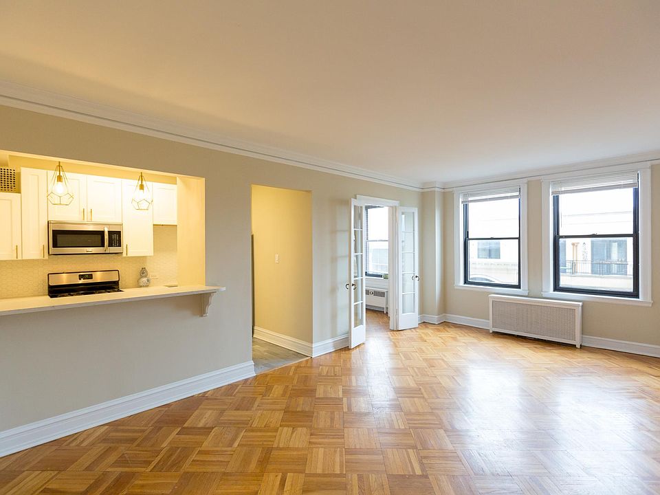 1st image of 2000 N Lincoln Park W #711