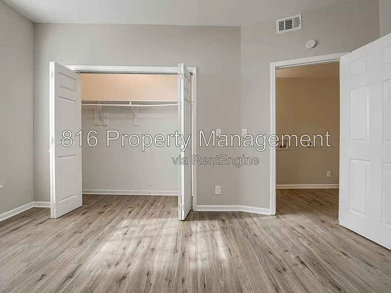 301 Benton Blvd #4 — Photo 14