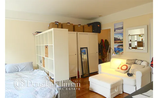 Rented by Douglas Elliman | media 17