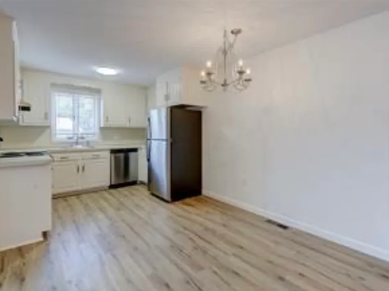 54 Oak St #11 — Photo 7