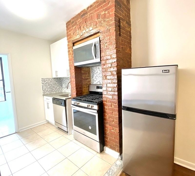 1st image of 509 E 81st St APT 15A