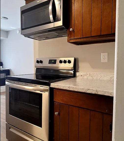 3030-3032 Creekview Circle — Photo 3