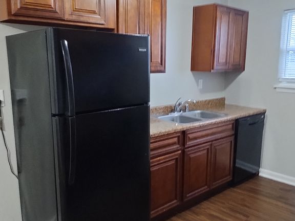 3rd image of 725 Eureka Springs Dr #A