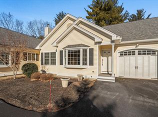 22 Mountain Village Rd, Windham, NH 03087