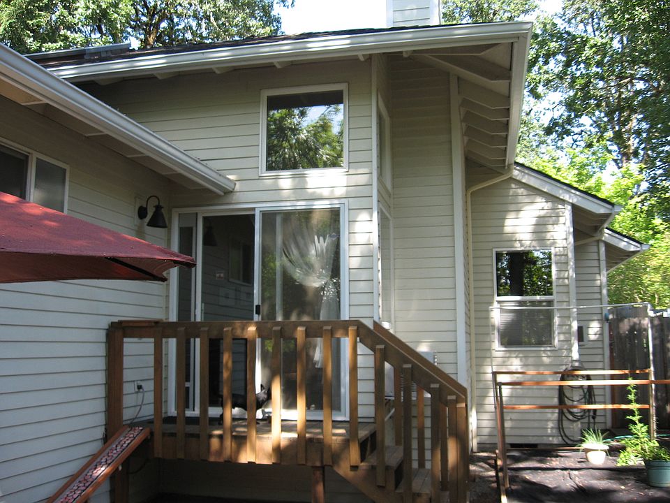 2nd image of 5570 Royal Oaks Dr