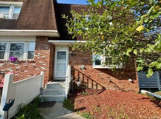 56 Chaucer Ct, Middletown, NY 10941