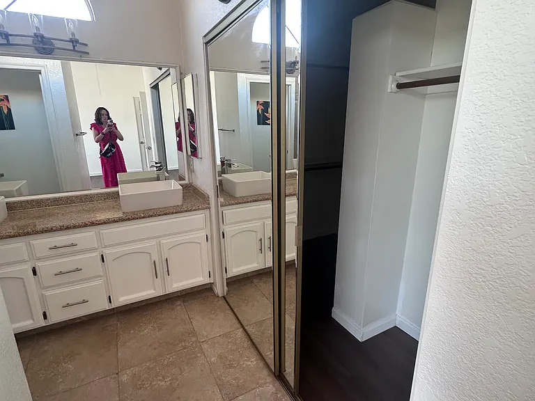 480 Gonzalez St — Photo 17