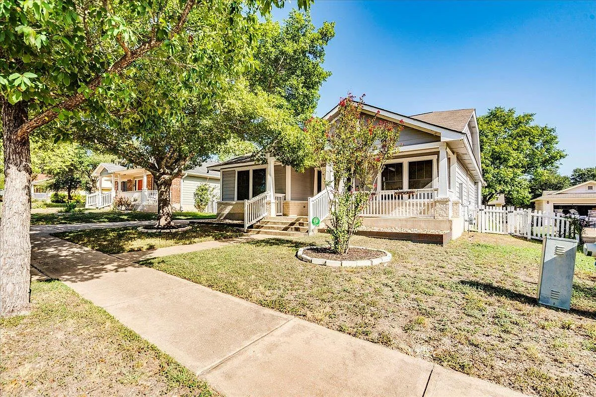 4 bed, 2.0 bath, 1630 sqft, $2,200 — Photo 4