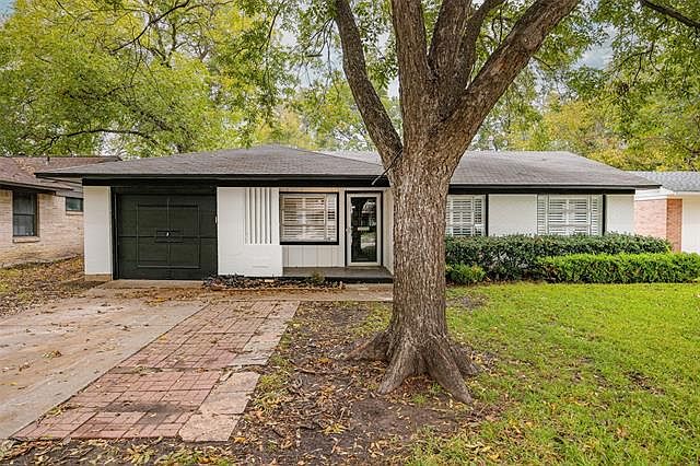 1st image of 3127 Colchester Dr