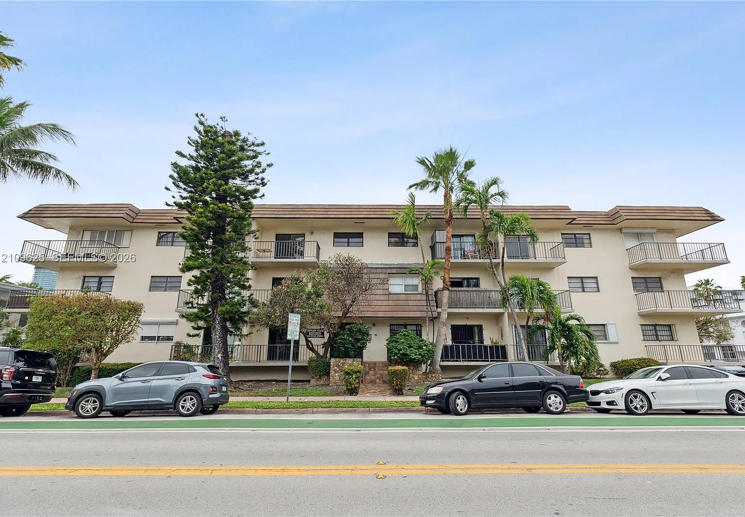Eastview Villas Condo Sou — Photo 1