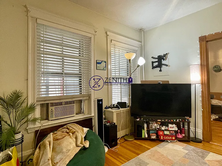 74 Phillips St #2 — Photo 4