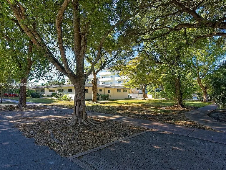 5400 Orduna Dr #0 — Photo 12