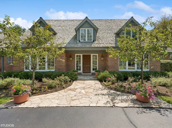 11 Bristol Rd, Northfield, IL 60093