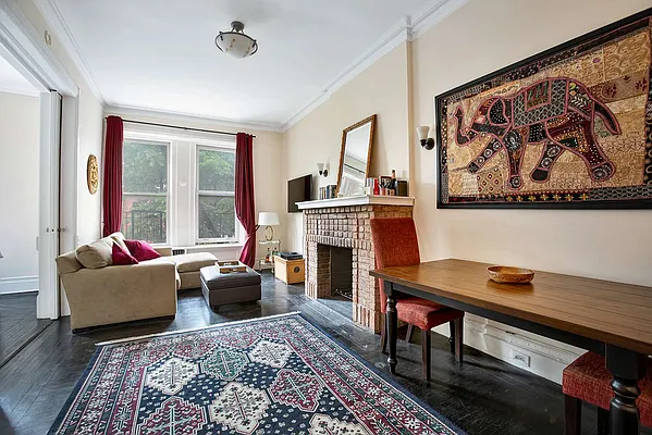 Rented by Warburg | media 7