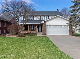 212 Herrick Rd, Riverside, IL 60546