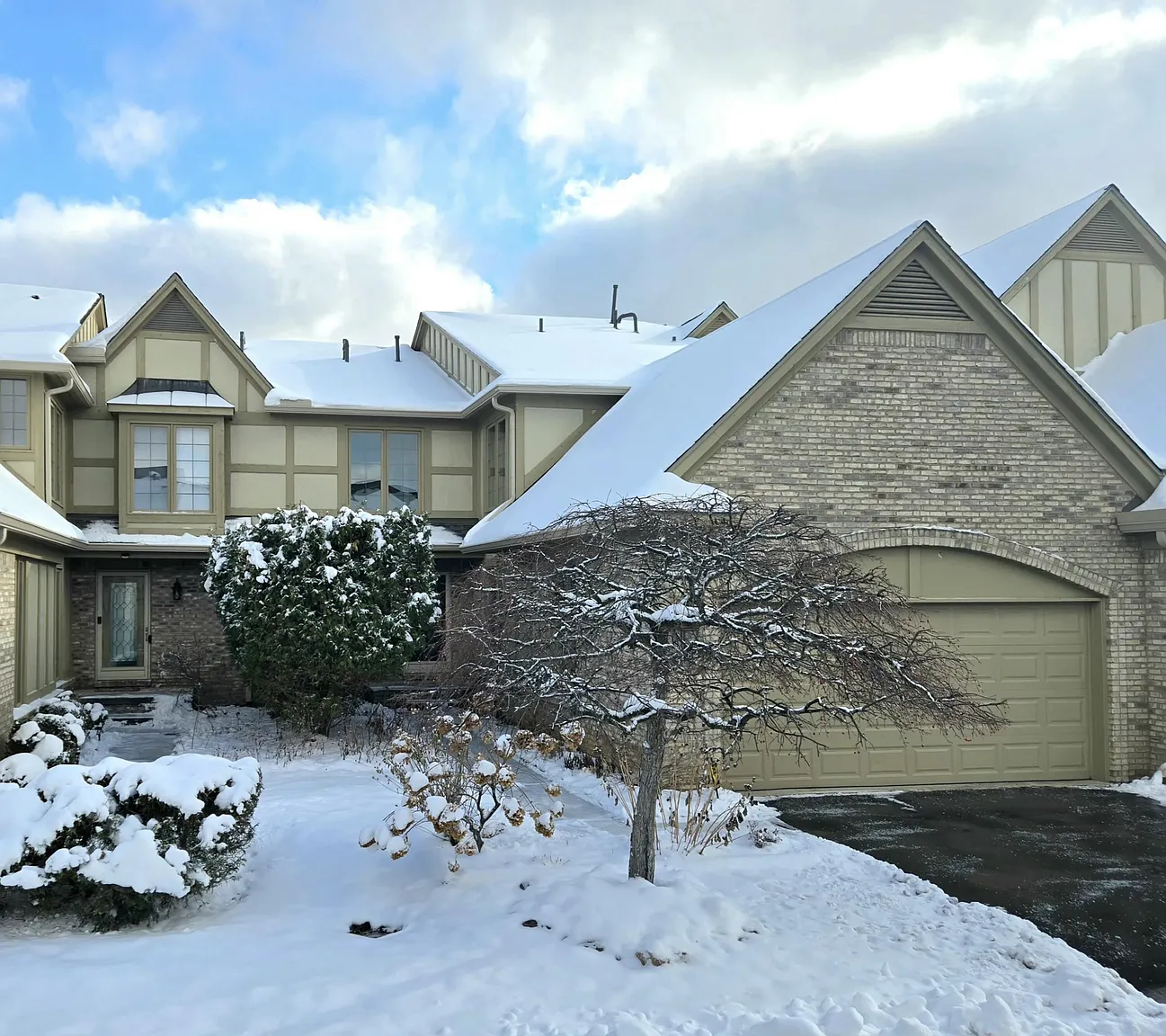 2782 Maitland Dr photo 1