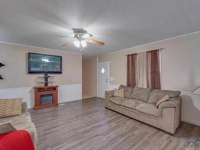 266 Mia Dr — Photo 2