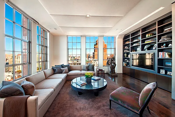 Sold by Corcoran | media 24