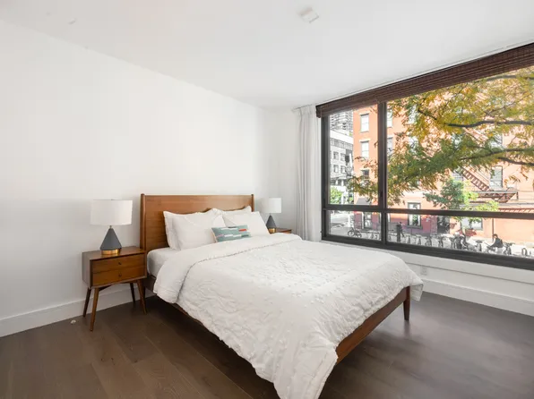 50 Greenpoint Avenue image 6 of 15